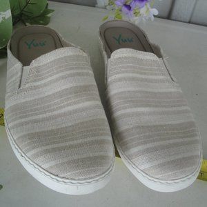 YUU Slip On sandal Women's Size 8M